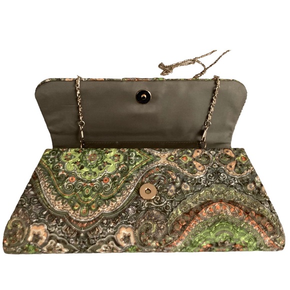 Unique green handbag - Picture 2 of 8